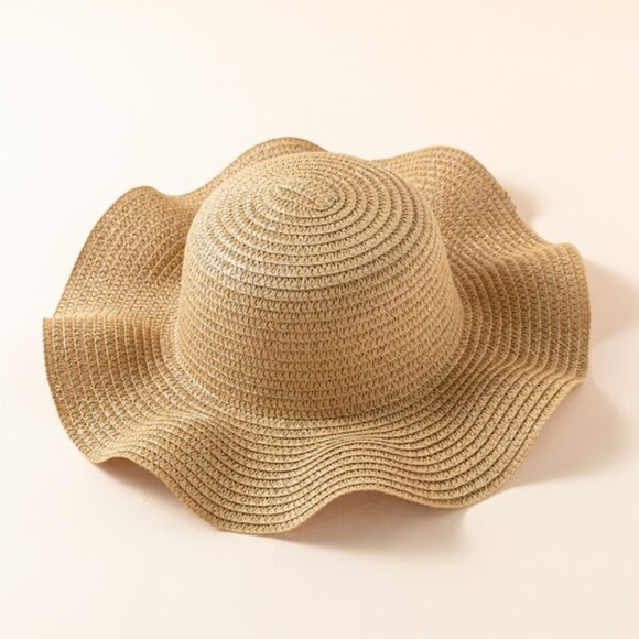 Artisan Handmade Natural Minimalist Packable Wavy Brim Straw Hat, One Size. - Picture 4 of 12
